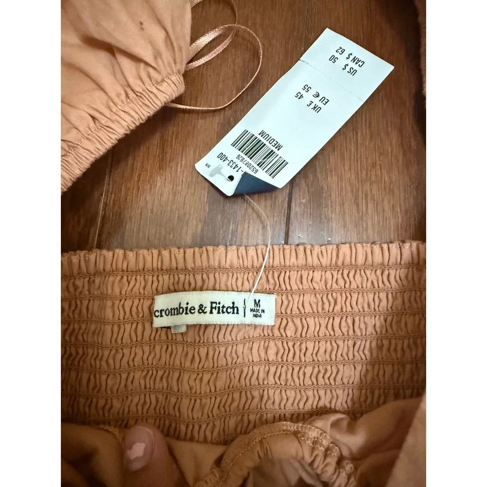 Abercrombie & Fitch Puff Sleeve Ring Detail Smocked Back Top Tan Medium NEW‎